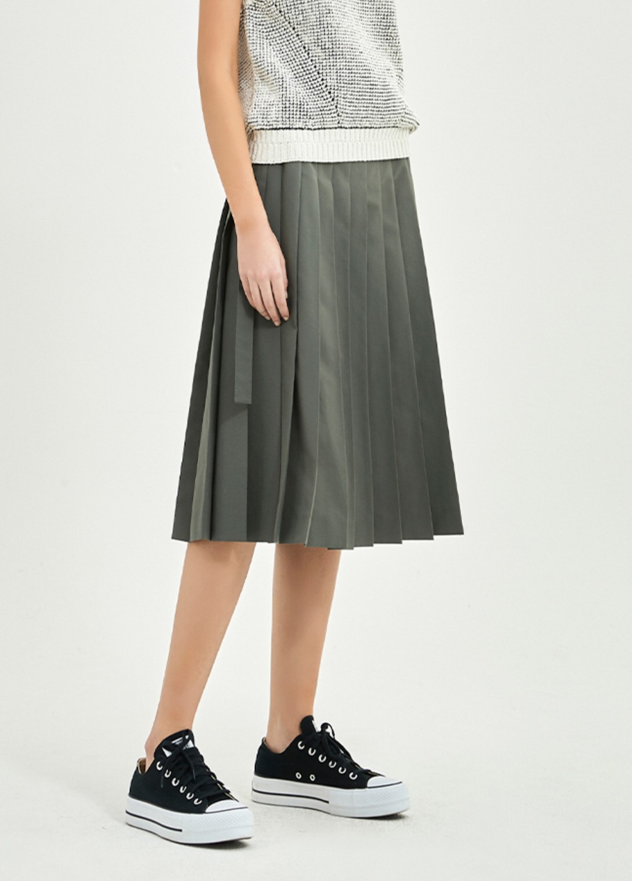 belted pleated midi skirt