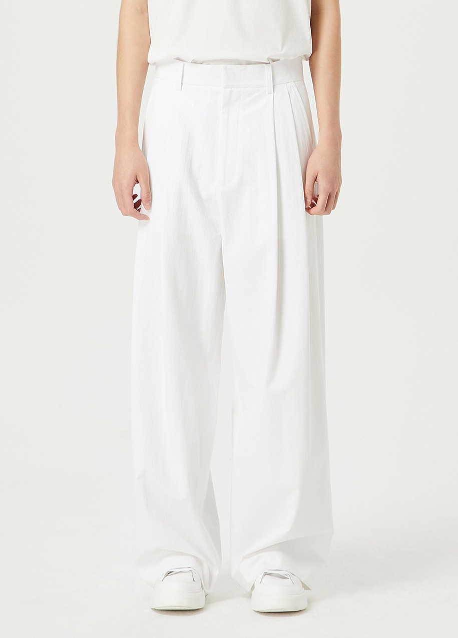 Two-tuck volume wide pants