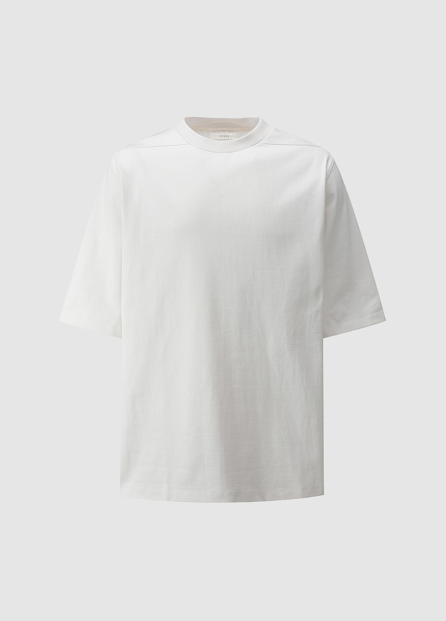 Minimal short-sleeved t-shirt