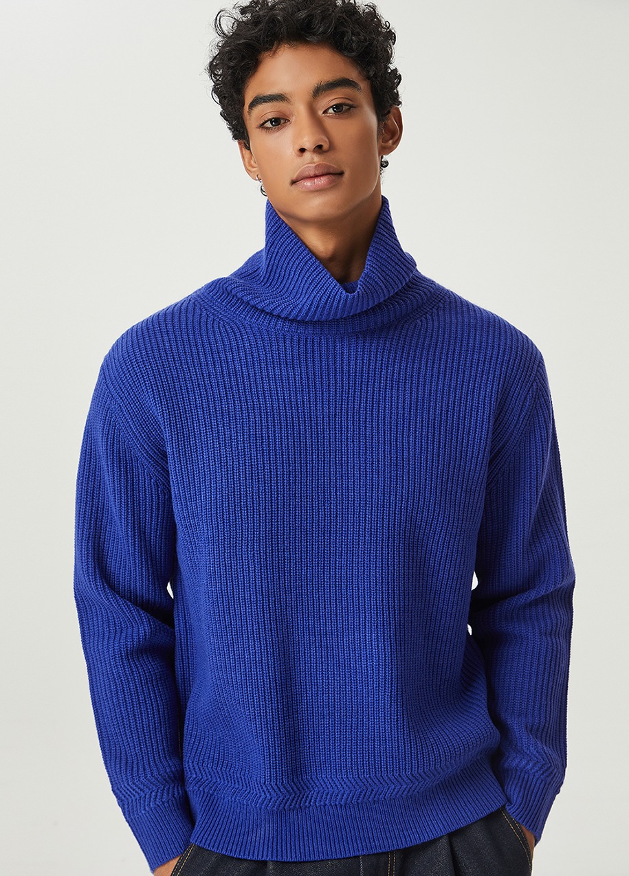Wool blend turtleneck pullover
